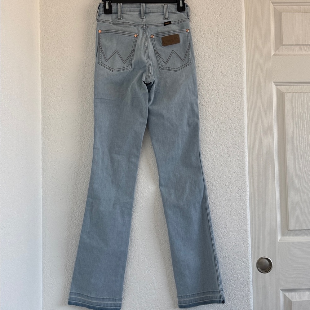 Wrangler x Lainey Wilson Womens Huggers Jeans - Picture 6 of 7